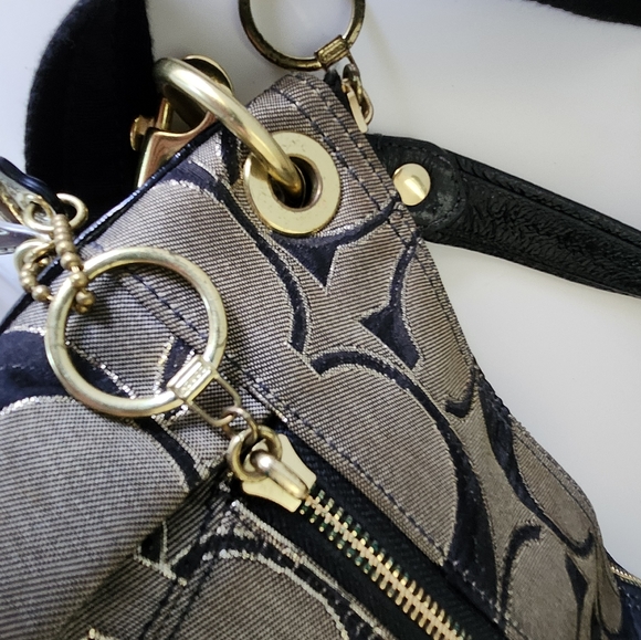 Coach Poppy Signature Hippie Bag - Picture 12 of 14